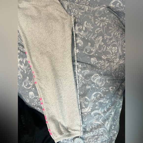 Victoria’s Secret Pink Gray capri Sweats with Pink Lettering - Picture 12 of 12